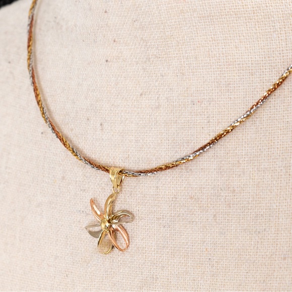 Quiet luxury 14K tricolor mesh choker length necklace & tricolor floral pendant - Picture 11 of 16
